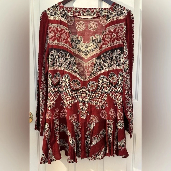 FREE PEOPLE XS Anthropologie ALLURING Maroon Printed Backless Long Sleeve Tunic - Picture 3 of 8